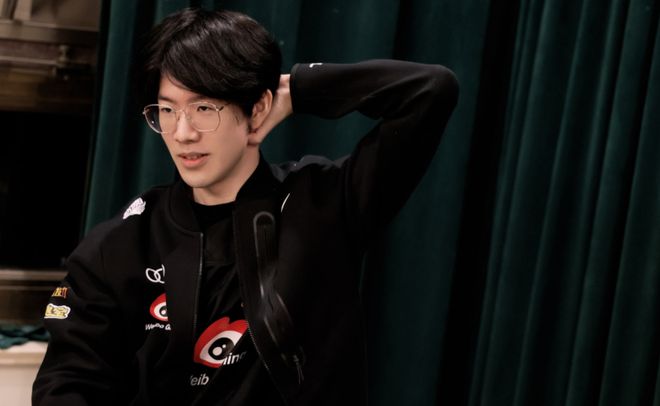 BLG实力太强了！水晶哥：Xun在苦笑 这个联赛冠军对他们来讲太简单了