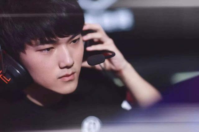 在今天BLG对阵WBG的比赛中，Xun使用蔚达成了在LPL的第100胜，是打野位第25位达成该成就的选手，恭喜Xun！