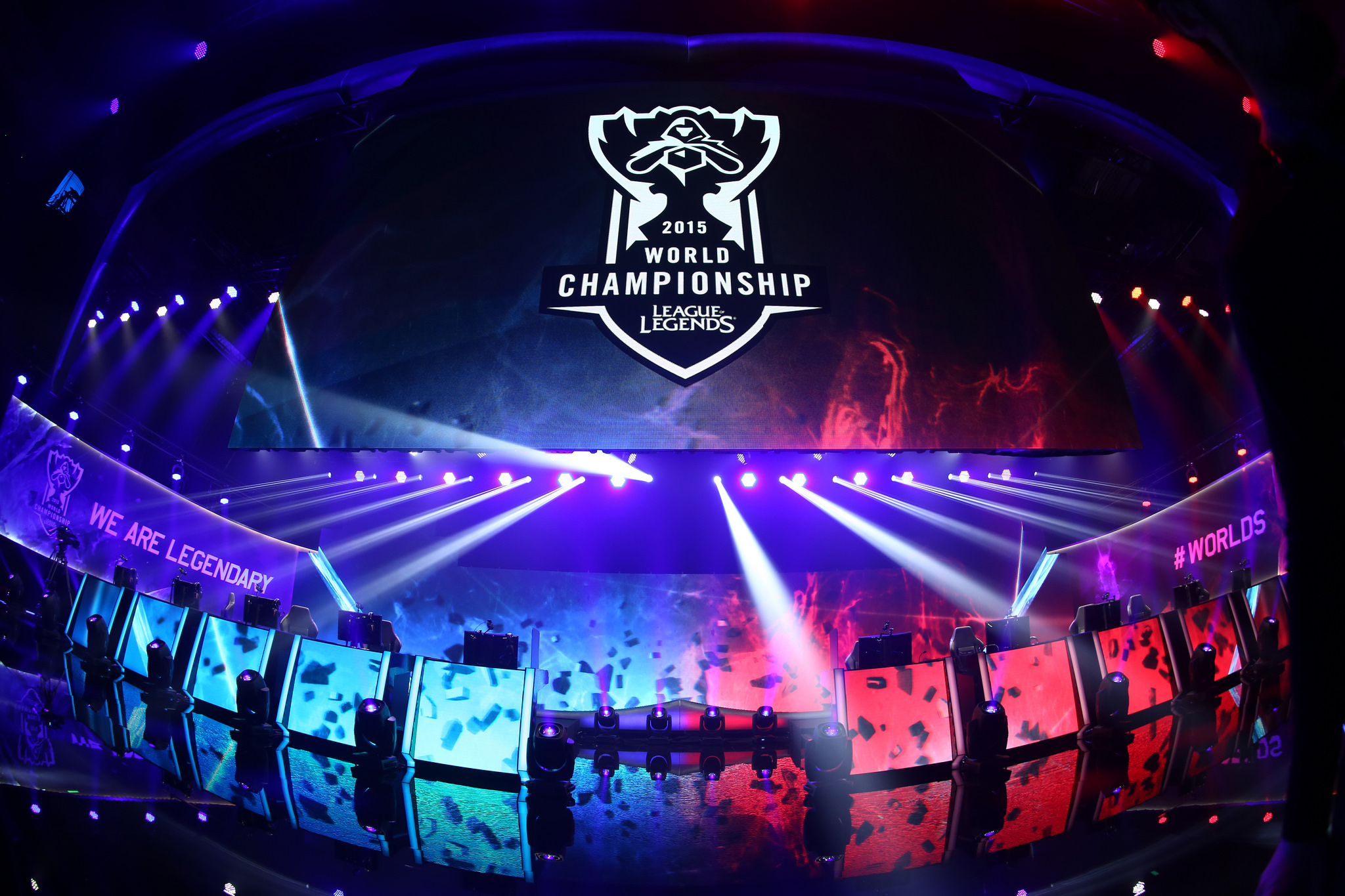 ZywOo 发布限量版游戏鼠标垫：“The Chosen Mousepad”